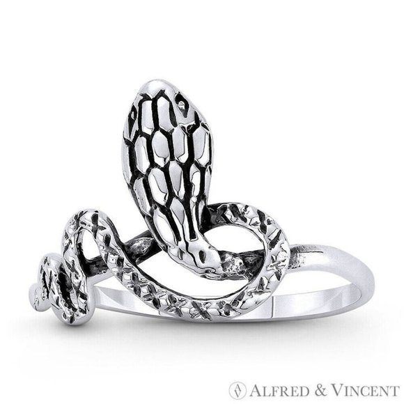 Cobra Snake Spirit Serpent Charm Boho Ring in .925 Sterling Silver - Size 9 - Picture 1 of 1
